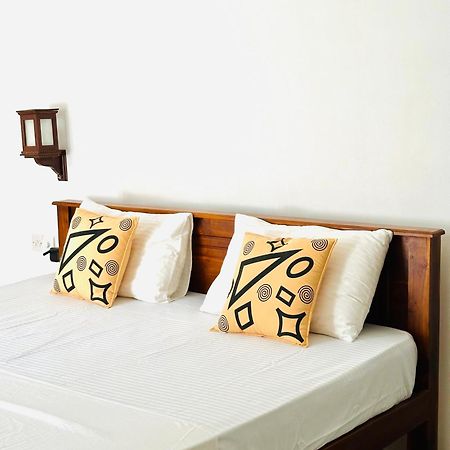 Welcome Family Guest House. Bentota Buitenkant foto